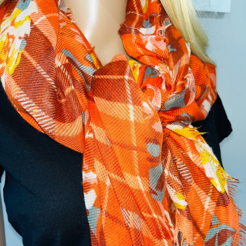 Vibrant Scarf - Picture 4 of 4